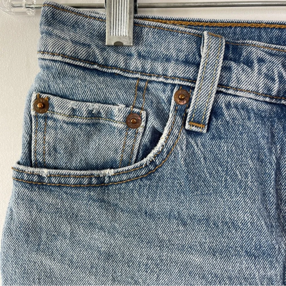 Levi's 501 Peanuts Denim Shorts Size 25 Snoopy Woodstock Button Fly Yellow Tab - Picture 8 of 11